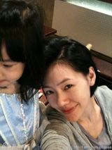 组图：小S晒与女儿合影 母女三人齐夸张做鬼脸