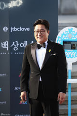 独家高清：又是一年百想红毯 众星云集争奇斗艳