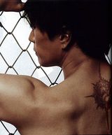 组图：日41岁男星GACKT全裸上杂志展男性肉体美