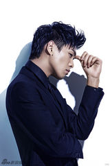 组图：张若昀西装大片 MAN味十足开启男色诱惑