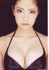 组图：33D仓持明日香写真集《耳垂》深沟有料