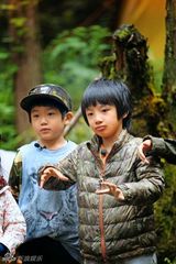 组图：爸爸开启丛林大冒险 金曲歌王曹格落泪