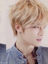 组图：也是拼了！金在中写真戴兔耳 含手指卖萌