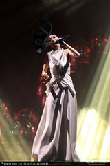 组图：金曲遗珠田馥甄唱组合歌曲 变神秘名伶