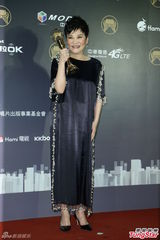 彭国华获授金曲特别贡献奖 遗孀张小燕激动(图)