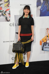 组图：王菲亮相品牌秀帅气十足 那英端庄典雅