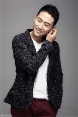 组图：刘立写真帅气温暖 展新一代暖男魅力