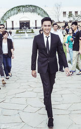 组图：明道帅气亮相活动现场 自曝择偶标准