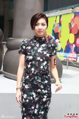 组图：杨千嬅望栽培儿子学艺术 拒评王全安嫖妓