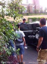 组图:姚明现身《爸爸2》 曹格女儿带帽喜感时尚