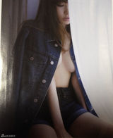 组图：AKB小嶋阳菜真空上杂志 美乳霸气侧漏