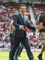 组图：慈善足球赛众星云集 X教授与鹰眼组队