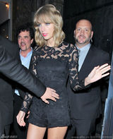 组图：泰勒-斯威夫特办派对 麻辣鸡激凸杰西-J透视装