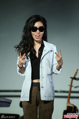 组图：曲婉婷台湾开唱 心态好不强求得金曲奖