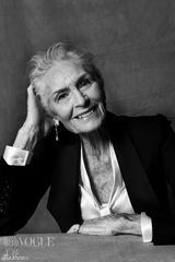 高清图：82岁老超模达芙妮-塞尔夫闪耀夺目 