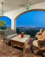 组图：梅根福克斯豪宅低价出售觅新爱巢