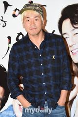 组图：《是爱情》赵寅成戴李光洙面具搞笑登场