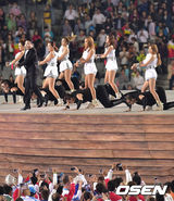 组图：鸟叔朗朗跨界合作 JYJ热唱亚运主题曲