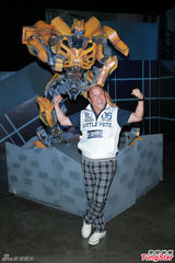 组图：曾志伟早知儿子恋情 与准儿媳同场不避嫌