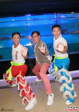 组图：曾志伟谭咏麟投资火锅店 盼开店收益行善