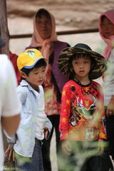 组图：姐姐吊威亚背台词 吴镇宇力捧为女一号