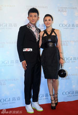 组图：何炅叶璇许茹芸等群星出席时尚盛典