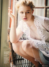 组图：贝克汉姆15岁长子女友靓照 美艳动人如仙子