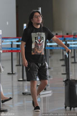 组图：高晓松离婚后首度现身 表情木讷一言不发