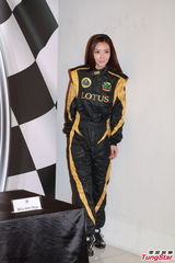 组图：熊黛林转型当赛车手 无奢望胜郭富城