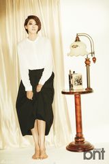 组图：韩星柳仁英时尚写真 尽展成熟知性魅力