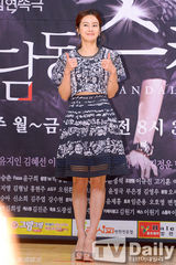 组图：《清潭洞》崔贞允姜成民再续前缘