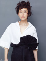 组图：海清简约随性 干练中性突显精致美艳