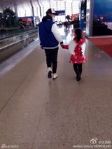 组图：儿童节萌娃当道！众星晒亲子照欢乐过节