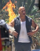 组图：《速度7》片场照曝光 范-迪塞尔火场救美