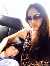组图：曹格老婆吴速玲私照曝光 时尚辣妈