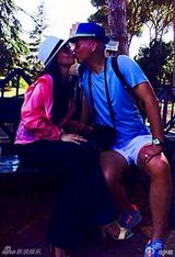 组图：霍思燕热吻老公惊呆儿子 谢娜喊张杰男神