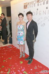 组图：佘诗曼盼姻缘快到 黎耀祥望跟秋生多学习