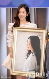 组图：韩智敏荣获2014摄影记者协会最上镜奖