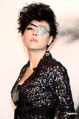 组图：江淑娜发片重返乐坛 独眼龙造型怀念父亲