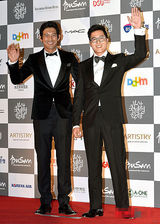 组图：金柱赫和吴志浩亮相红毯展成熟魅力