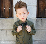 组图：小妖孽来了！外国正太留飞机头霸气十足