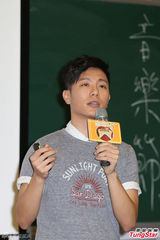 组图：韦礼安演说爆满 自曝曾被嫌歌声像头皮屑