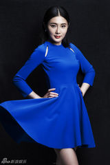 组图：张译木质感写真曝光 时尚蓝精灵气场彰显