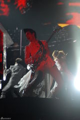 组图：准爸爸王力宏火力全开鸟巢开唱再加码