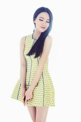 组图：新星刘小小时尚写真 展现多面魅力