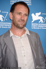 组图：《远离人类》亮相威尼斯 维戈-莫特森帅气