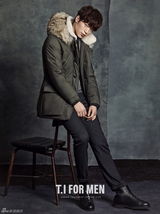 组图：韩国小鲜肉徐康俊秋冬大片冷峻干练