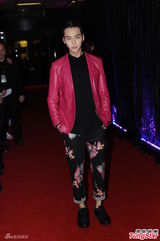 组图：陈伟霆阿Sa聚少离多 避谈结婚工作为重