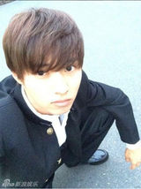 组图：“水球”小鲜肉走红 山崎贤人眉清目秀