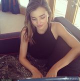 组图：米兰达-可儿新欢疑曝光 与赌业大亨乘游艇出海